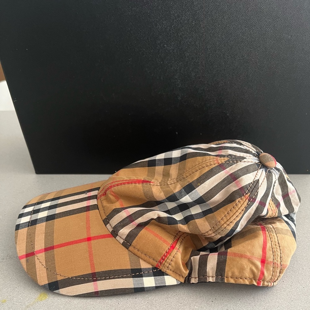 Burberry multicolored hat
